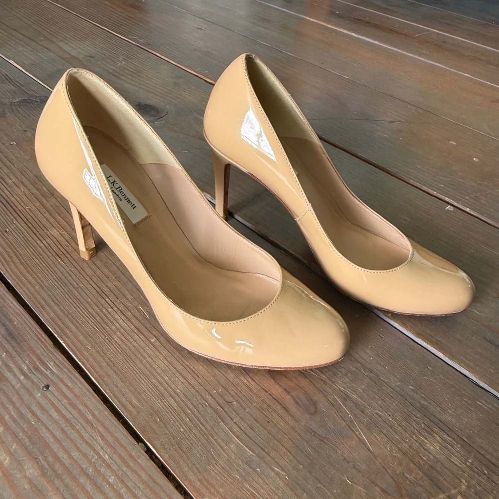 LK Bennett London‎ Nude Patent Leather Almond Toe Stiletto Pumps Beige Heels